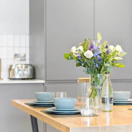 Daire Lambert House Two