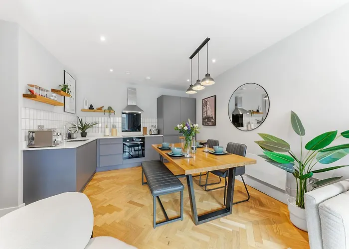 Daire Lambert House Two