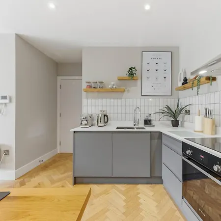 Lambert House Two Apartman *